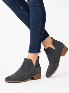Dolce Vita Gray Perforated Suede Ankle Booties Size 7.5 Block Heel